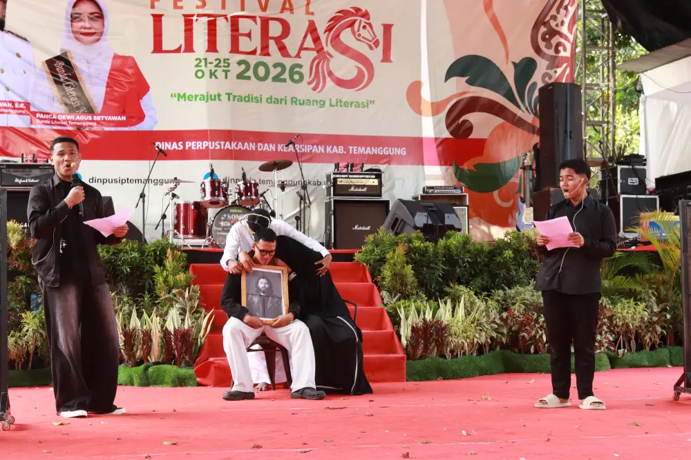 Kreativitas dan Seni Santri Zabisa di Festival Literasi Temanggung 2026 di Halaman Perpusda Temanggung Sesi Potret