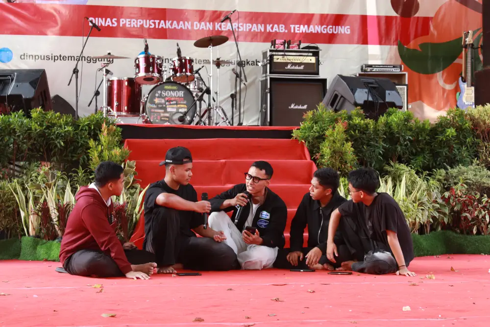Kreativitas dan Seni Santri Zabisa di Festival Literasi Temanggung 2026 di Halaman Perpusda Temanggung Bakti Orang Tua