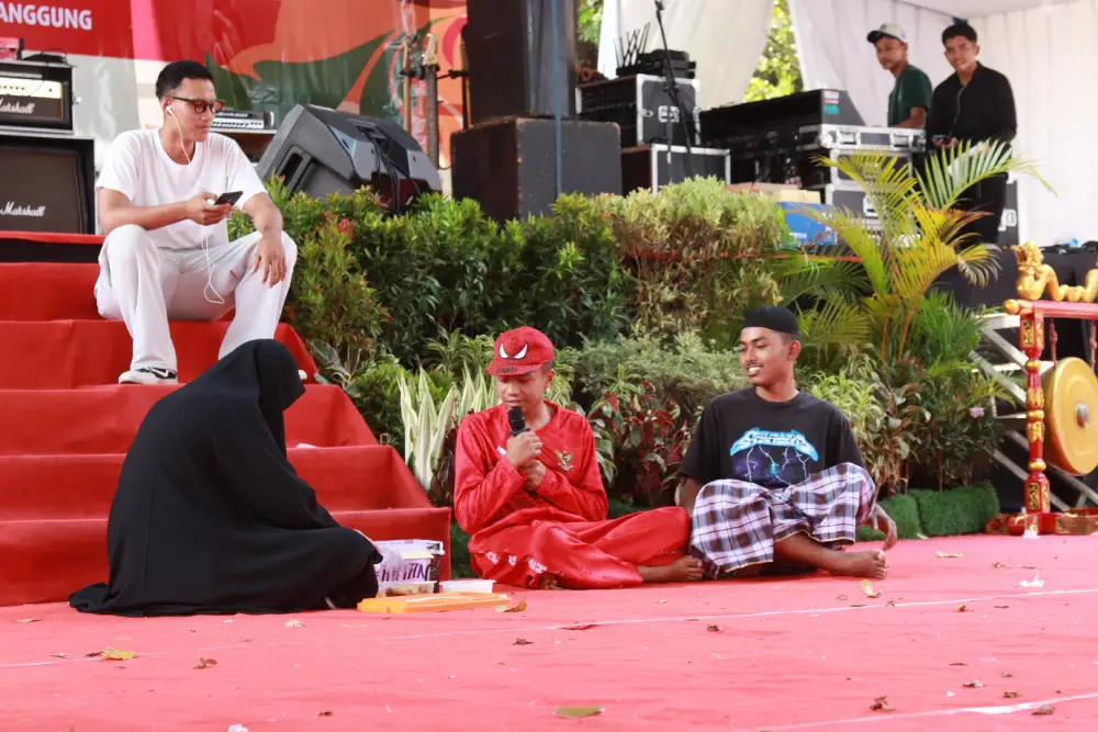 Kreativitas dan Seni Santri Zabisa di Festival Literasi Temanggung 2026 di Halaman Perpusda Temanggung Penampilan Drama Zabisa